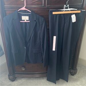 Banana Republic 2 piece Suit - size 8 - Navy Pin Stripe